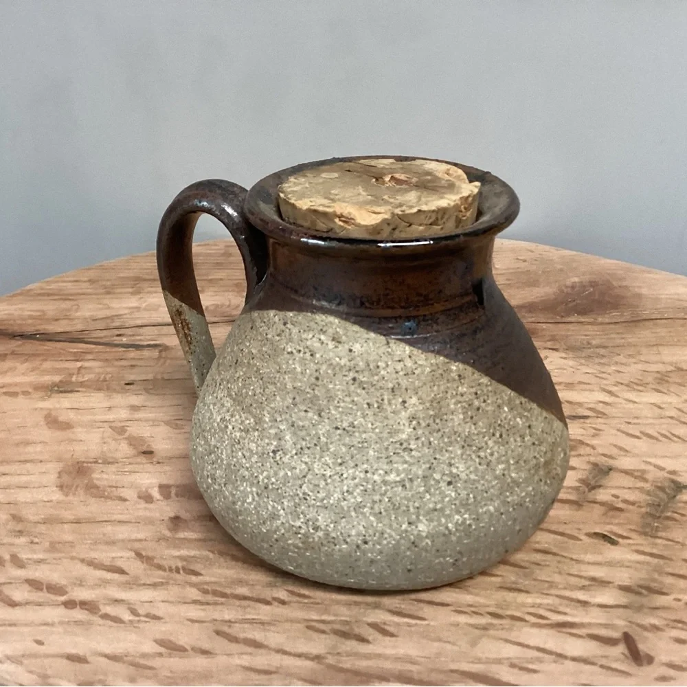 🟤 Vintage - Two Toned Handmade Ceramic Pottery Jar / Creamer / Pitcher - Unique - Picture 1 of 15